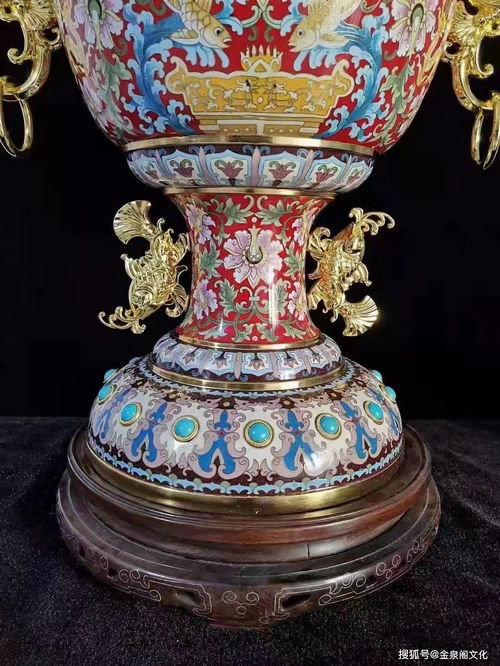 魚(yú)躍龍門(mén)耀華彩 戴嘉林景泰藍(lán)金獎(jiǎng)賞瓶的藝術(shù)傳奇